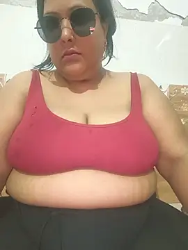 DesiRiya568 Adlı Modelin Canlı Sohbet Odası