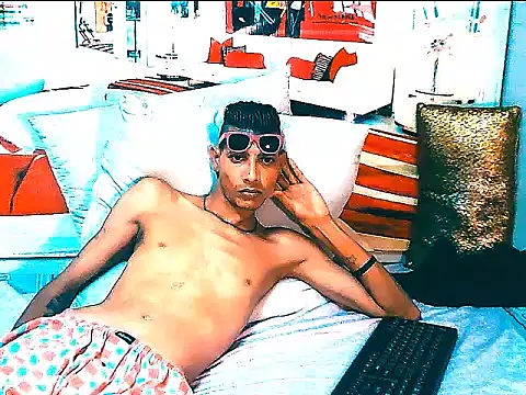 IndianSavageMale: вебкам-шоу