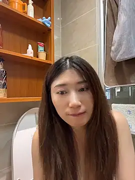 qiuqiu_018's Live Chat Room