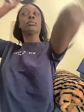 Prettylondond ওয়েবক্যাম শো