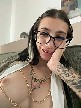 Neith_Colen Webbikameraesitys