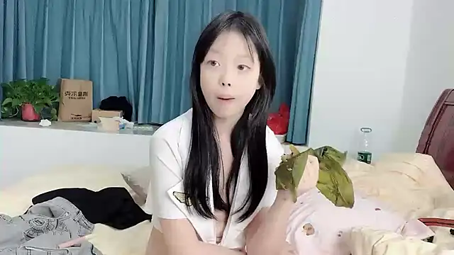 Show modela iduokea na web-kameri