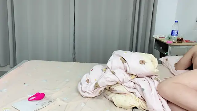 Show modela iduokea na web-kameri