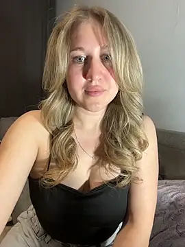 MarieHeartt webcam show