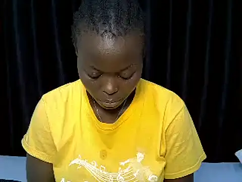 ebonycurvedass Show in webcam