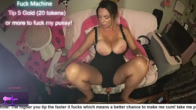 nikki_juggs' Webcam Show