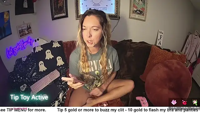 nikki_juggs' Webcam Show