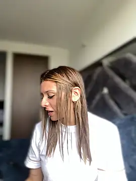 alison_parkerrr26's Webcam Show