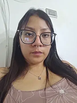 Isax_red webcam show