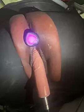Midnght_Tease977 网络视讯表演
