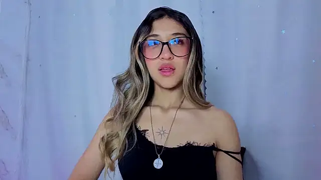 isa_sweet1_'s Webcam Show
