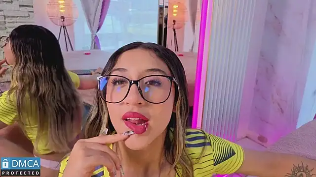 isa_sweet1_'s Live XXX Chat