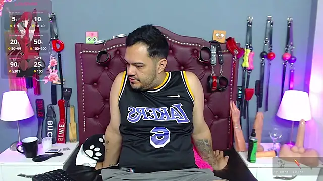 -AlejandroT-: διαδικτυακό σόου στην κάμερα