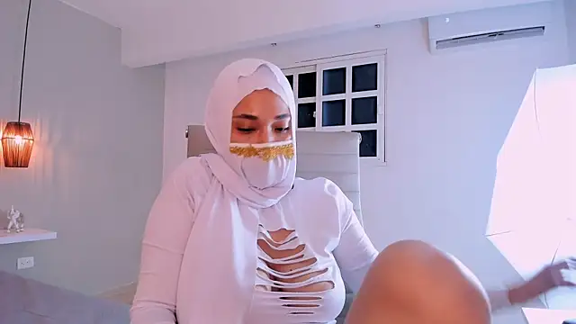 Pertunjukan Kamera Web LittleNoor