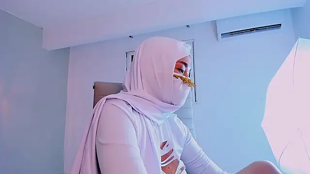 LittleNoor Adlı Modelin Web Kamerası Şovu