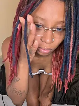 Lunablueee's Webcam Show