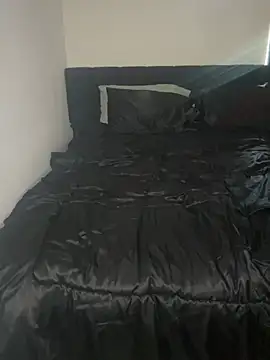 Lunablueee's Webcam Show