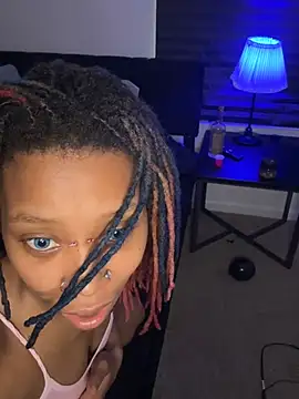 צ'אט XXX בשידור חי של Lunablueee
