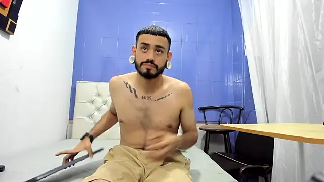 Show modela BrunoCarzon na web-kameri