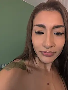 LatinaRoomies' Webcam Show