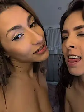Show Webcam de LatinaRoomies