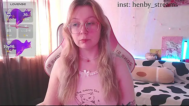 henby_streamss' Live XXX Chat
