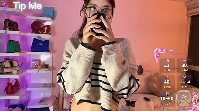 little_rachel_cute Show in webcam