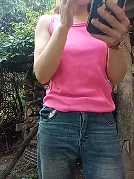 Heryy_xx Show in webcam