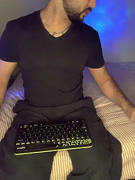 SaltyYoungDaddy Show Webcam