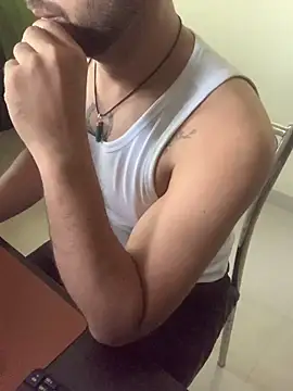 SaltyYoungDaddy Show Webcam