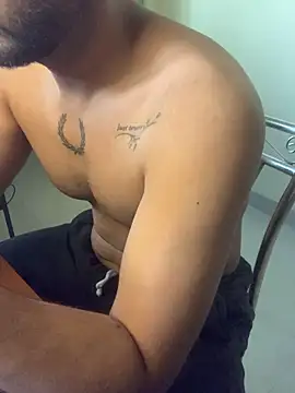 SaltyYoungDaddyのウェブカメラショー
