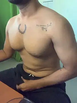 SaltyYoungDaddy webcam show