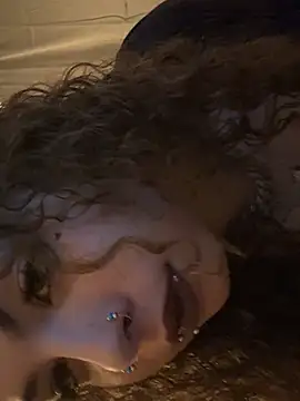 Show modela Nattiddlg na web-kameri