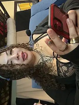 הופעת וובקאם של Nattiddlg