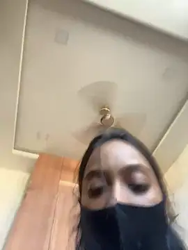 livia_dolls élő XXX-chatje