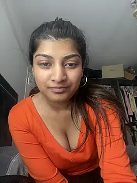 naughtywhisper784's Webcam Show