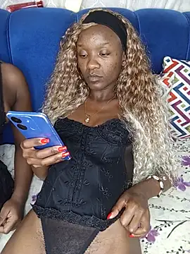 ariahsexy Adlı Modelin Canlı XXX Sohbeti