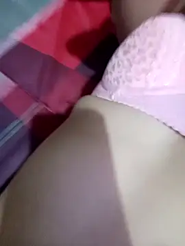Pussyshow69 网络视讯表演
