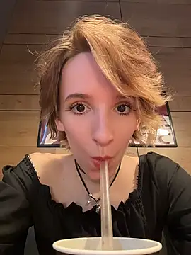 Liya__Love Pertunjukan Webcam