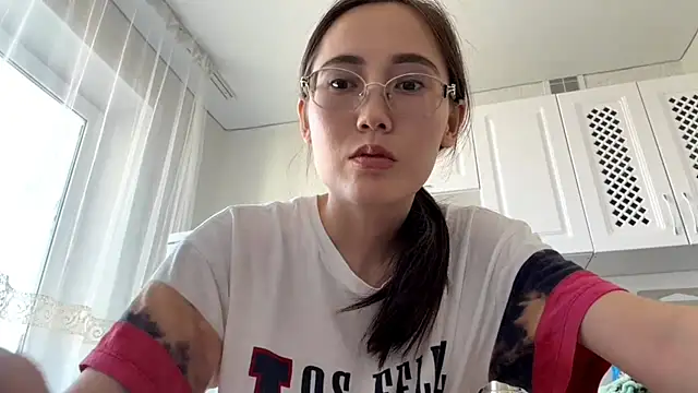 XXX chat uživo modela VickieTrudo