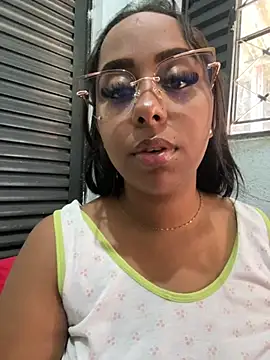 Show de jhenannyy na webcam