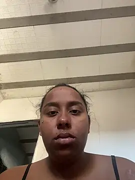 Show de jhenannyy na webcam