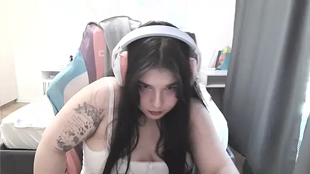 LunarMia Live XXX-chat