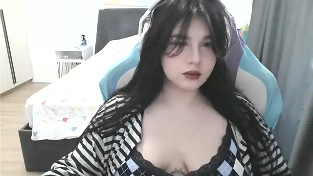 LunarMia's Live XXX Chat