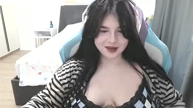 Chat +18 de LunarMia ao vivo