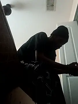 Keepemwett webkamerás műsora