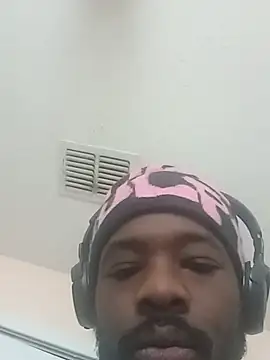 Keepemwett's Webcam Show