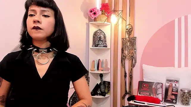 Chat XXX en directo de Valkiriia_wiine