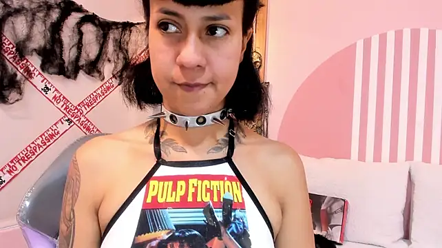 Chat XXX en directo de Valkiriia_wiine