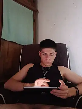 Oliver_LA Show in webcam